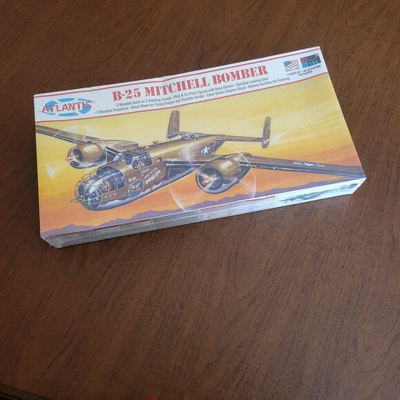 Atlantis B-25 Mitchell Bomber Flying Dragon 1:64 scale aircraft model New - Picture 1 of 13